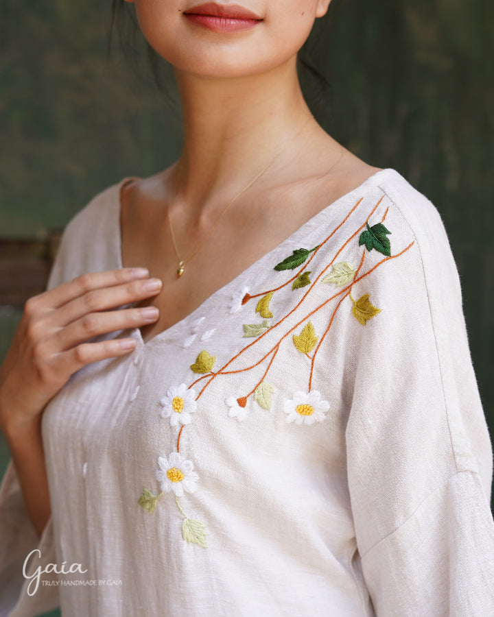 Loose linen dress with handmade embroidery ALICE – MadebyGaia