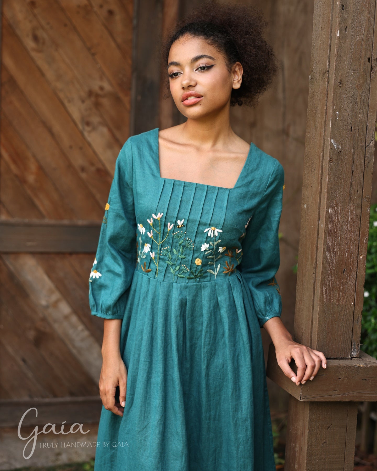 Hand-embroidered vintage midi linen dress ELANA – MadebyGaia