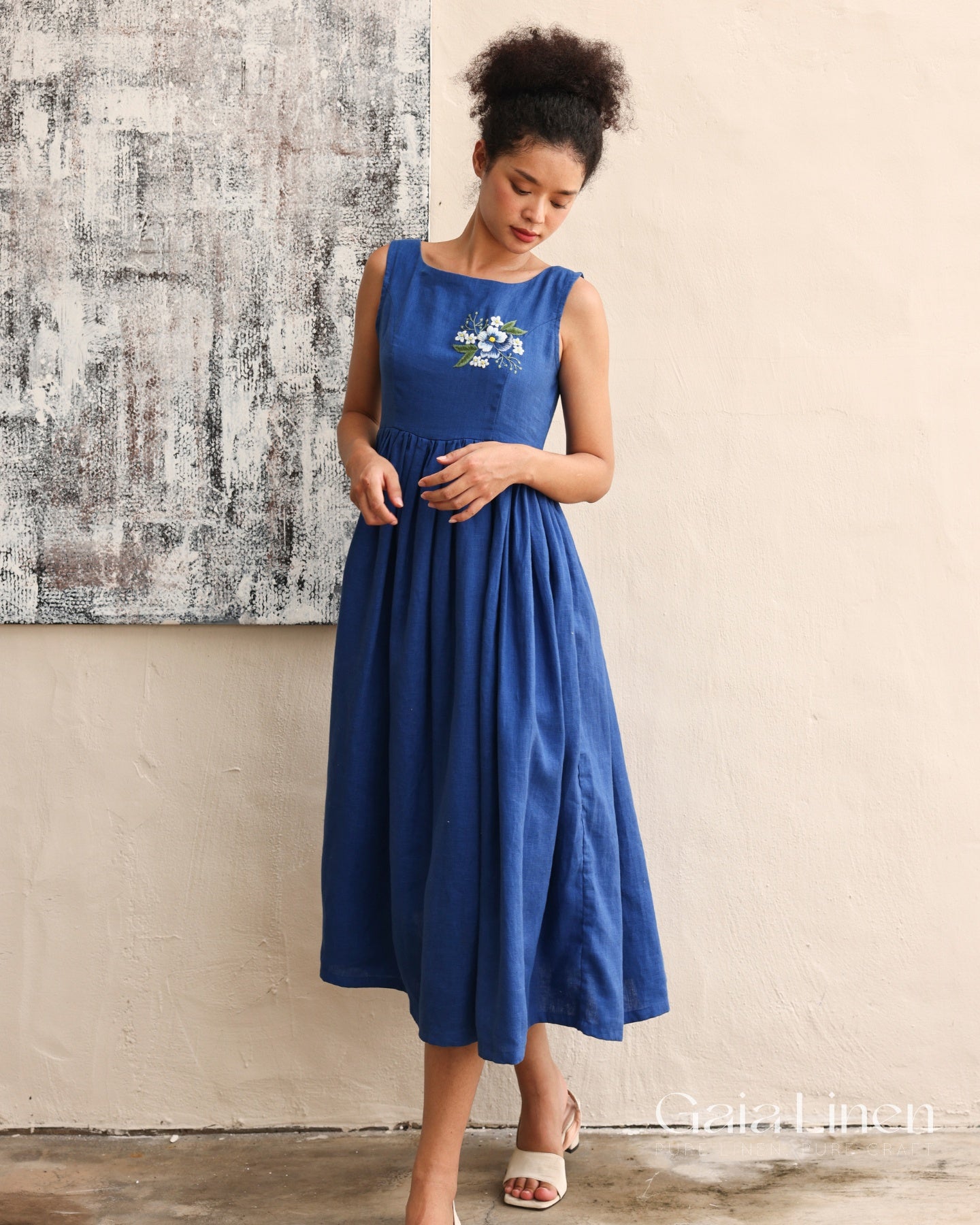 Hand-embroidered backless linen dress NOMI Hand-embroidered backless linen dress NOMI