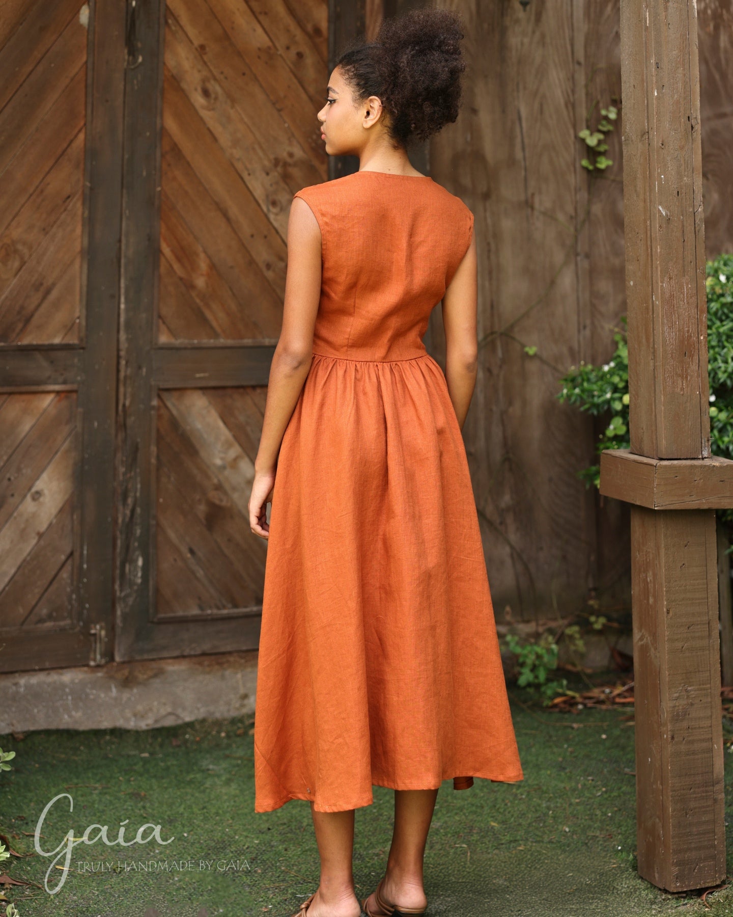 Classic linen dress ADELE MadebyGaia Classic linen dress ADELE MadebyGaia