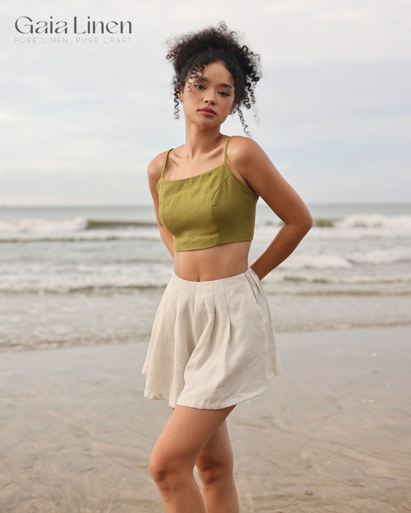 Elastic back linen shorts