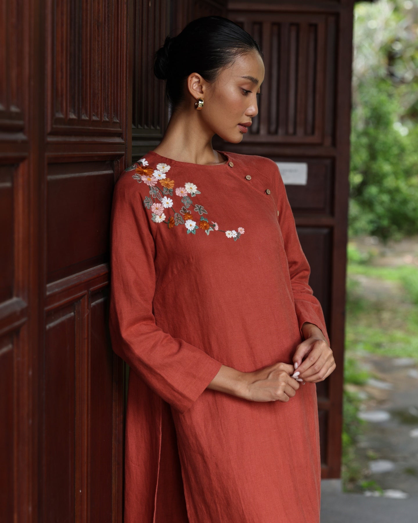 Hand-embroidered floral linen ao dai