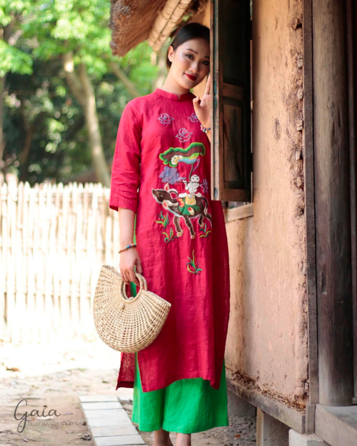 Hand-embroidered linen Ao Dai elegant