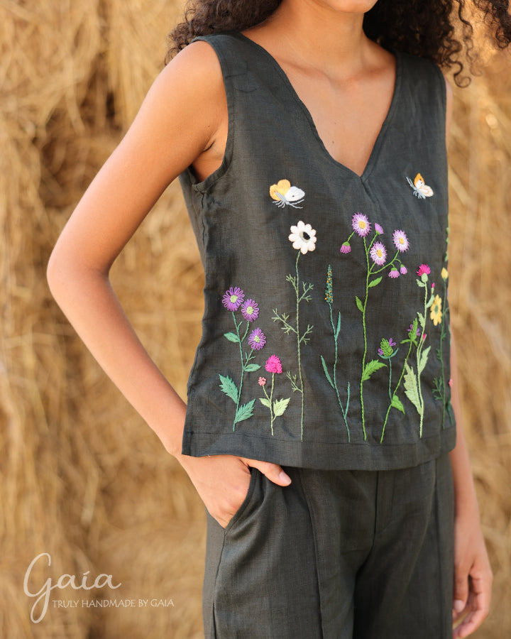 Hand-embroidered linen blouse sleeveless