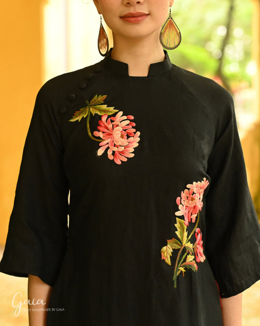 Hand-embroidered linen Vietnamese traditional long dress