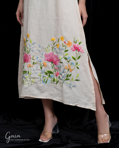 Hand-embroidered tulip sleeve linen wedding dress