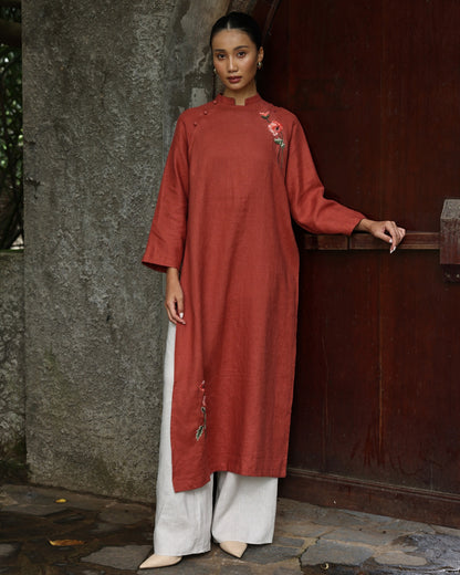 Hand-embroidered Vietnamese ao dai