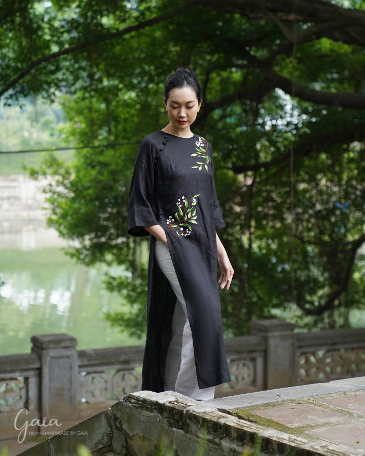 Hand-embroidered linen Vietnamese Ao Dai dress Black ELA-W21 Full Set Hand-embroidered linen Vietnamese Ao Dai dress Black ELA-W21 Full Set