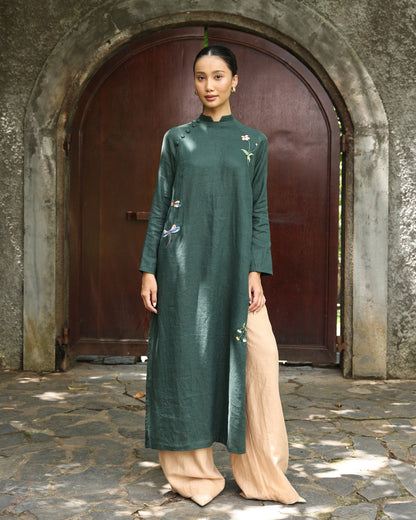 Linen ao dai with floral embroidery