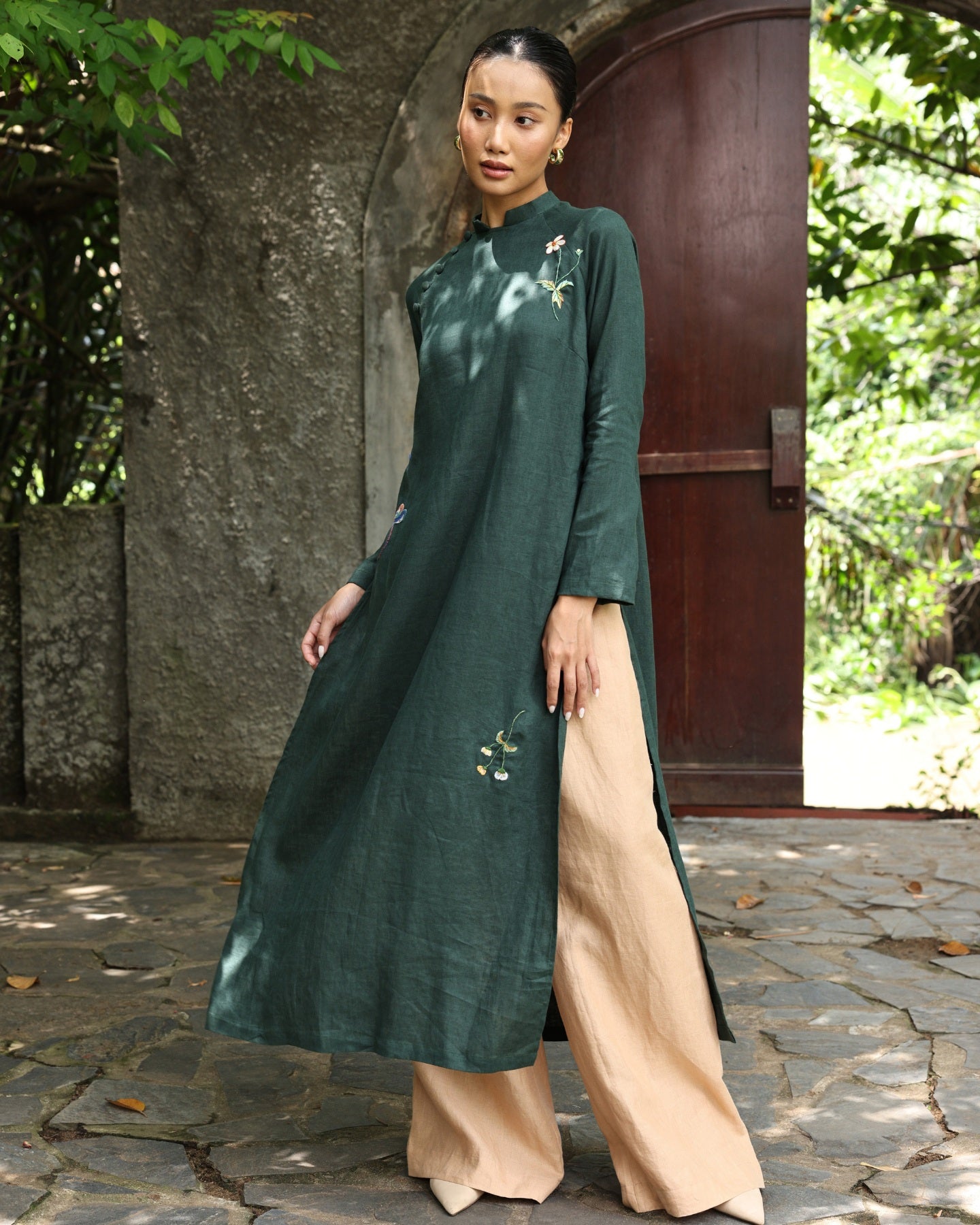 Linen ao dai with floral embroidery