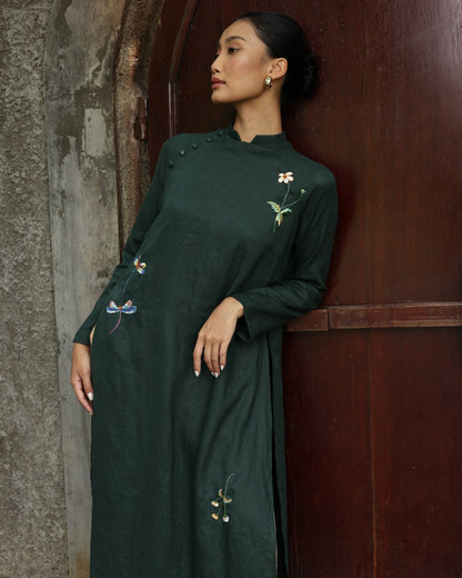 Linen ao dai with floral embroidery