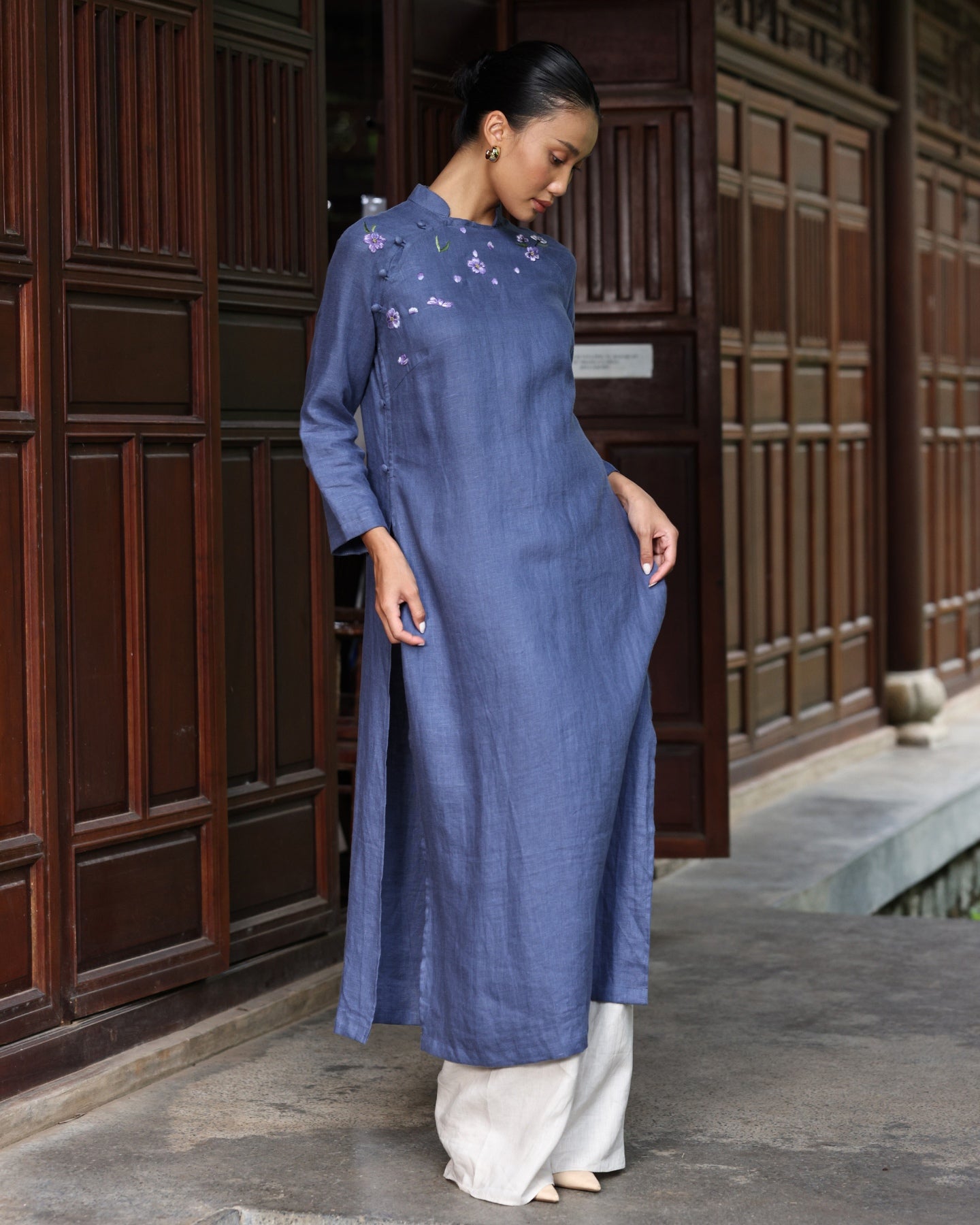 Linen ao dai with hand embroidery