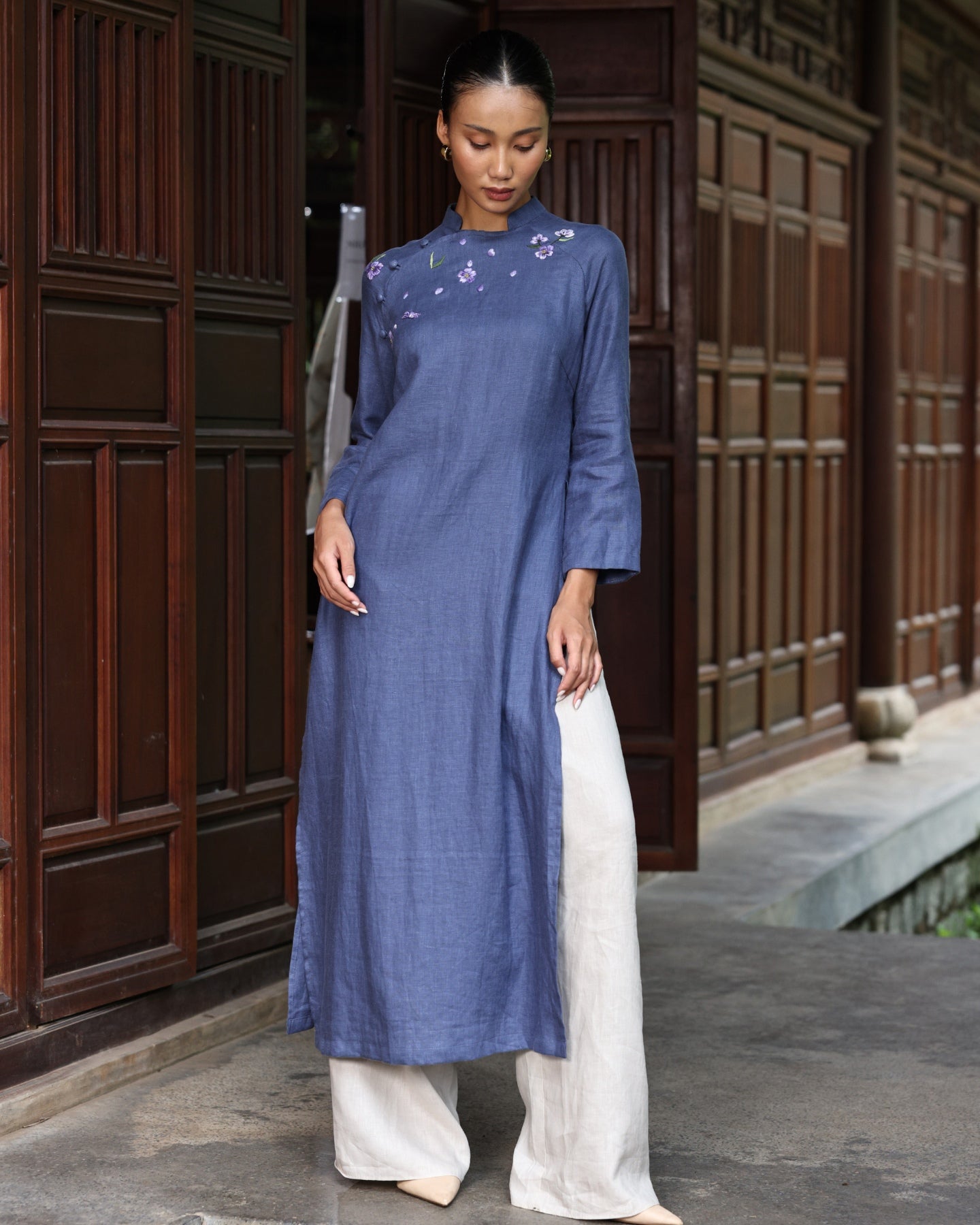 Linen ao dai with hand embroidery