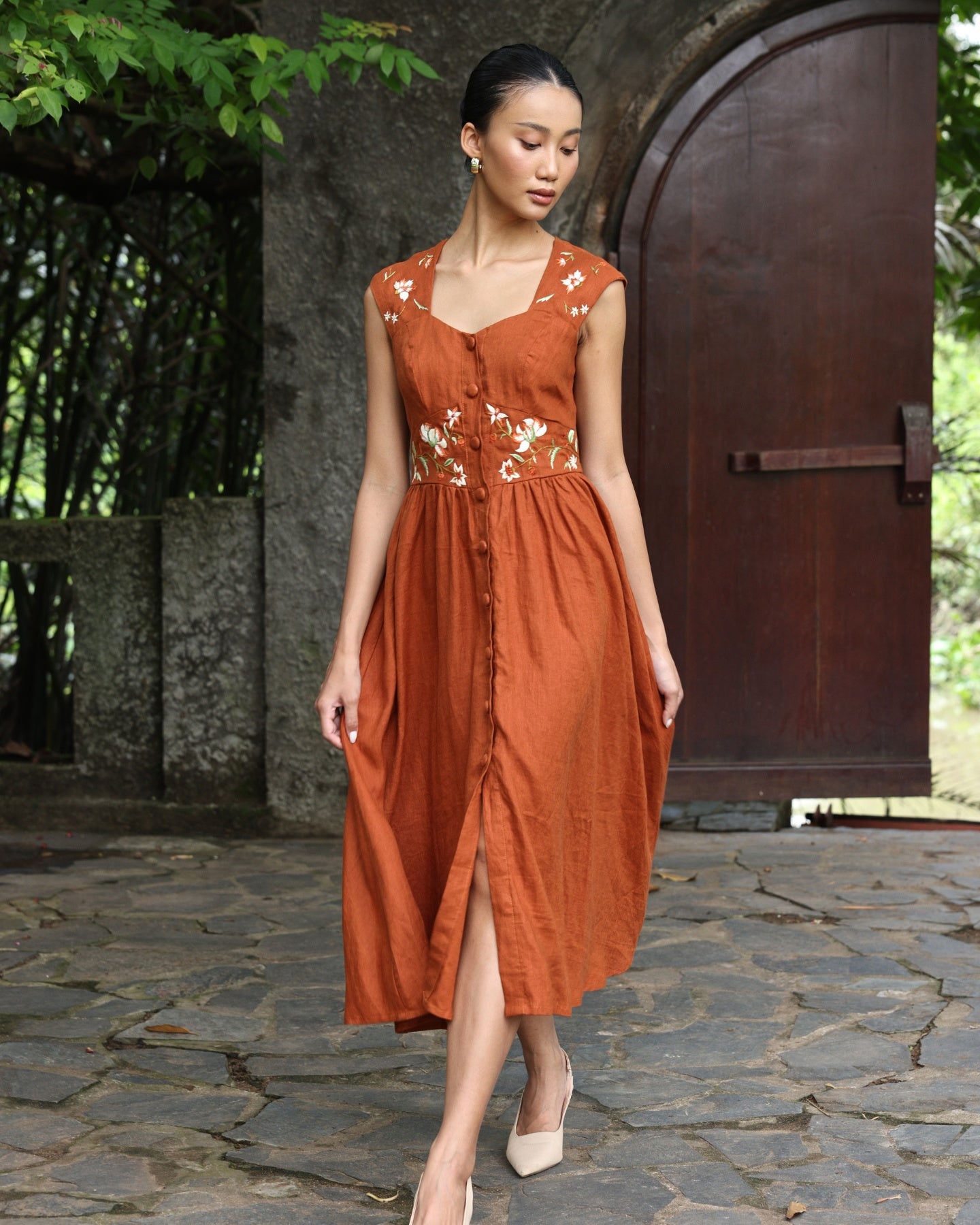 Linen button dress with hand embroidery