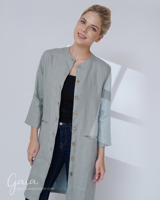 Linen coat with buttons