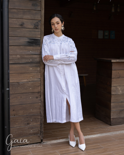 Hand-embroidered linen collar shirt dress