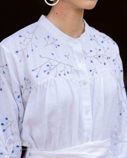 Hand-embroidered linen collar shirt dress