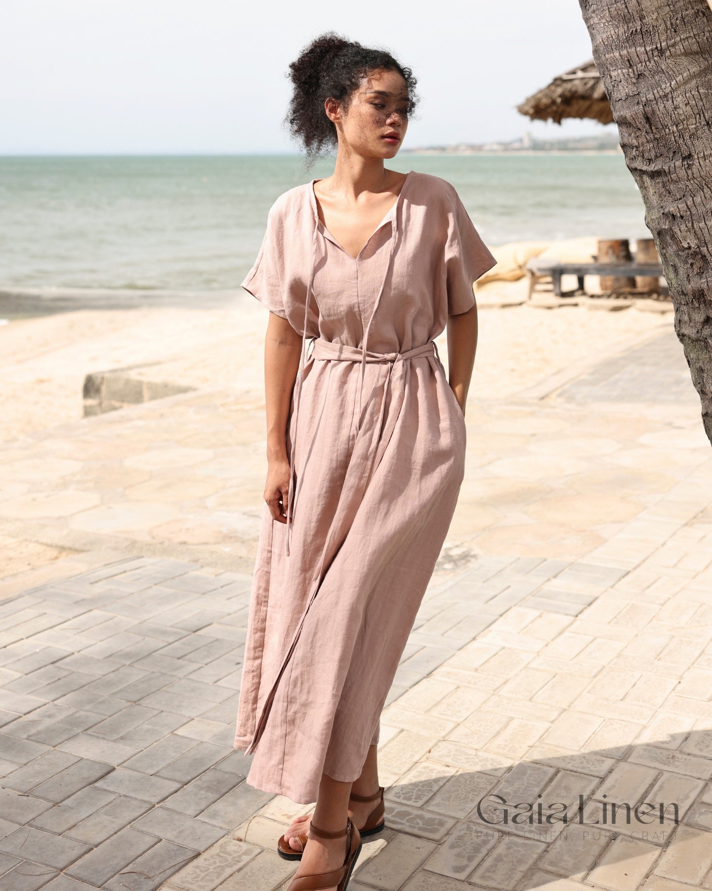 Linen dress with short sleeves