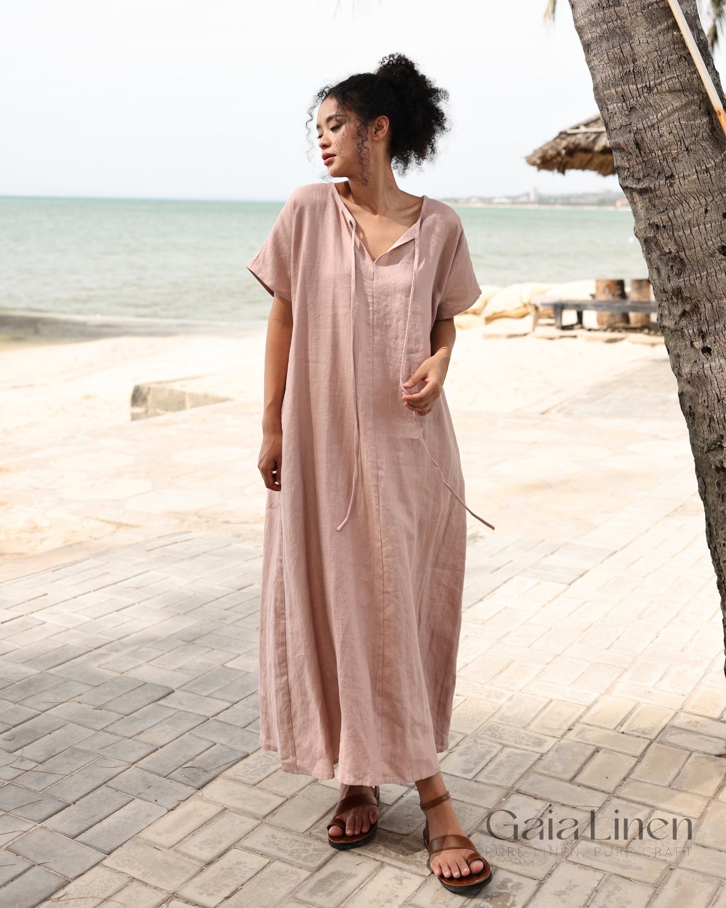 Linen dress with short sleeves