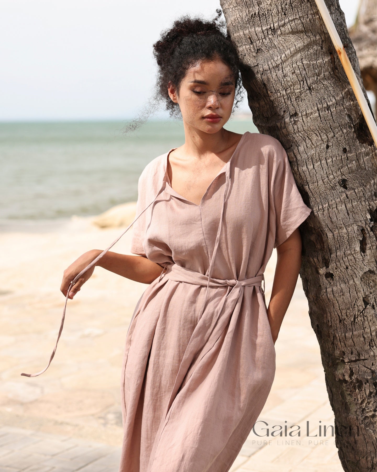 Linen dress with short sleeves