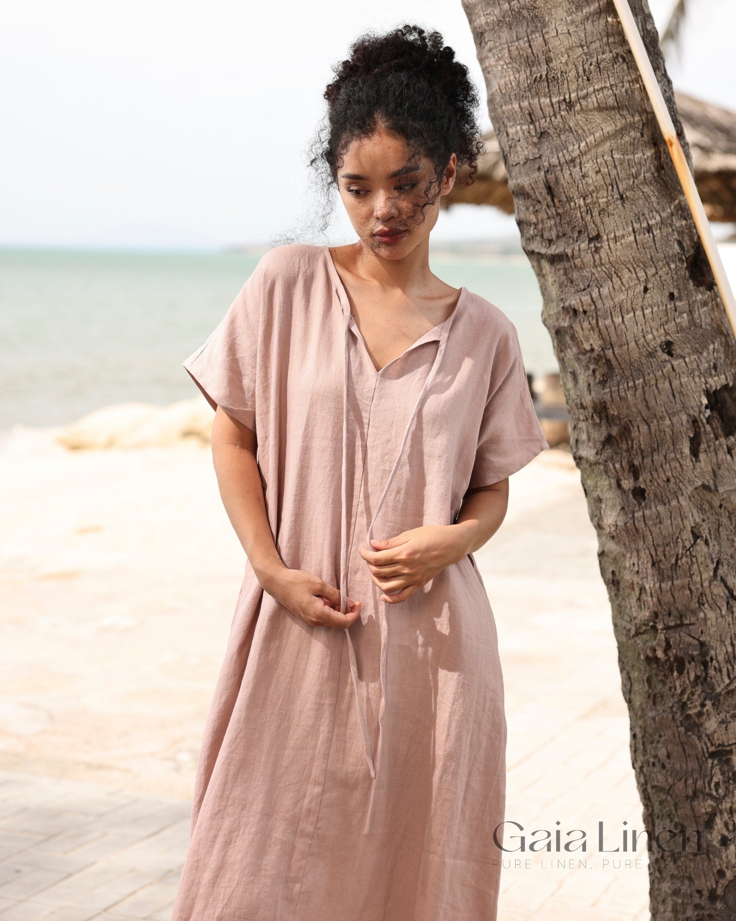 Linen dress with short sleeves