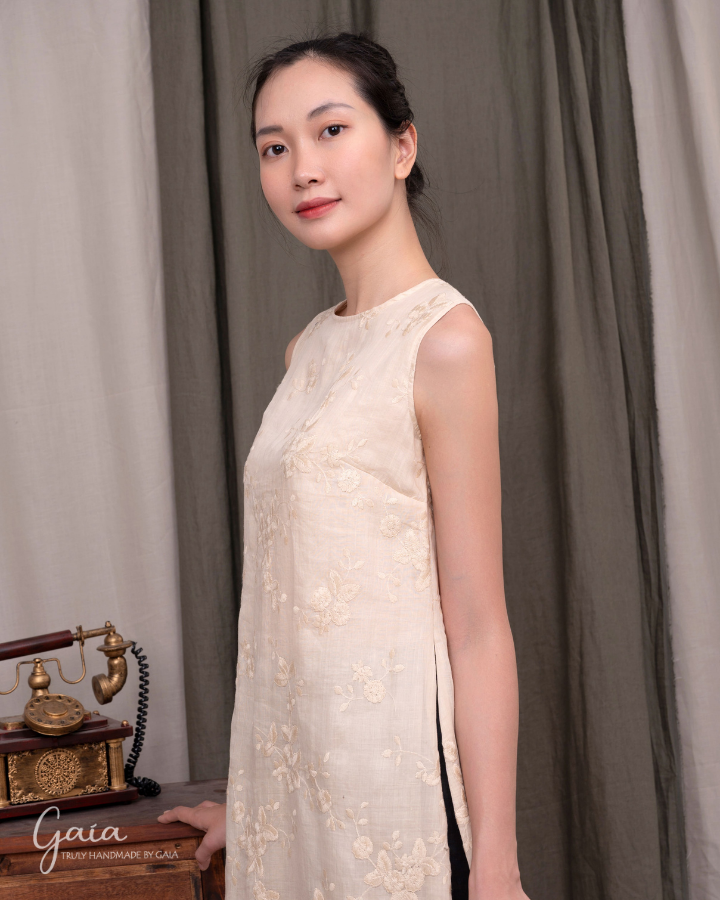 Linen modern Vietnamese dress Ao Dai