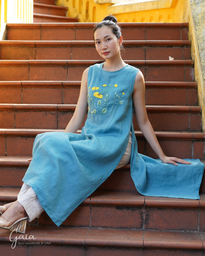 Linen sleeveless Ao Dai Vietnam