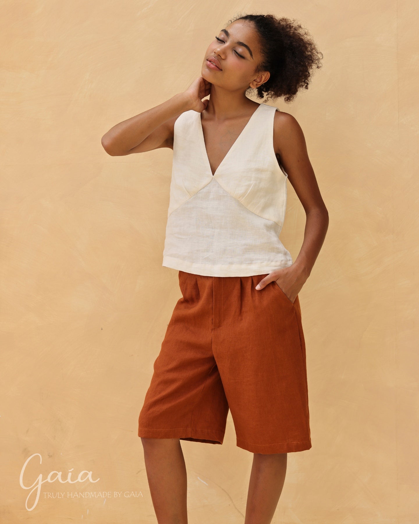 Linen sleeveless summer top 