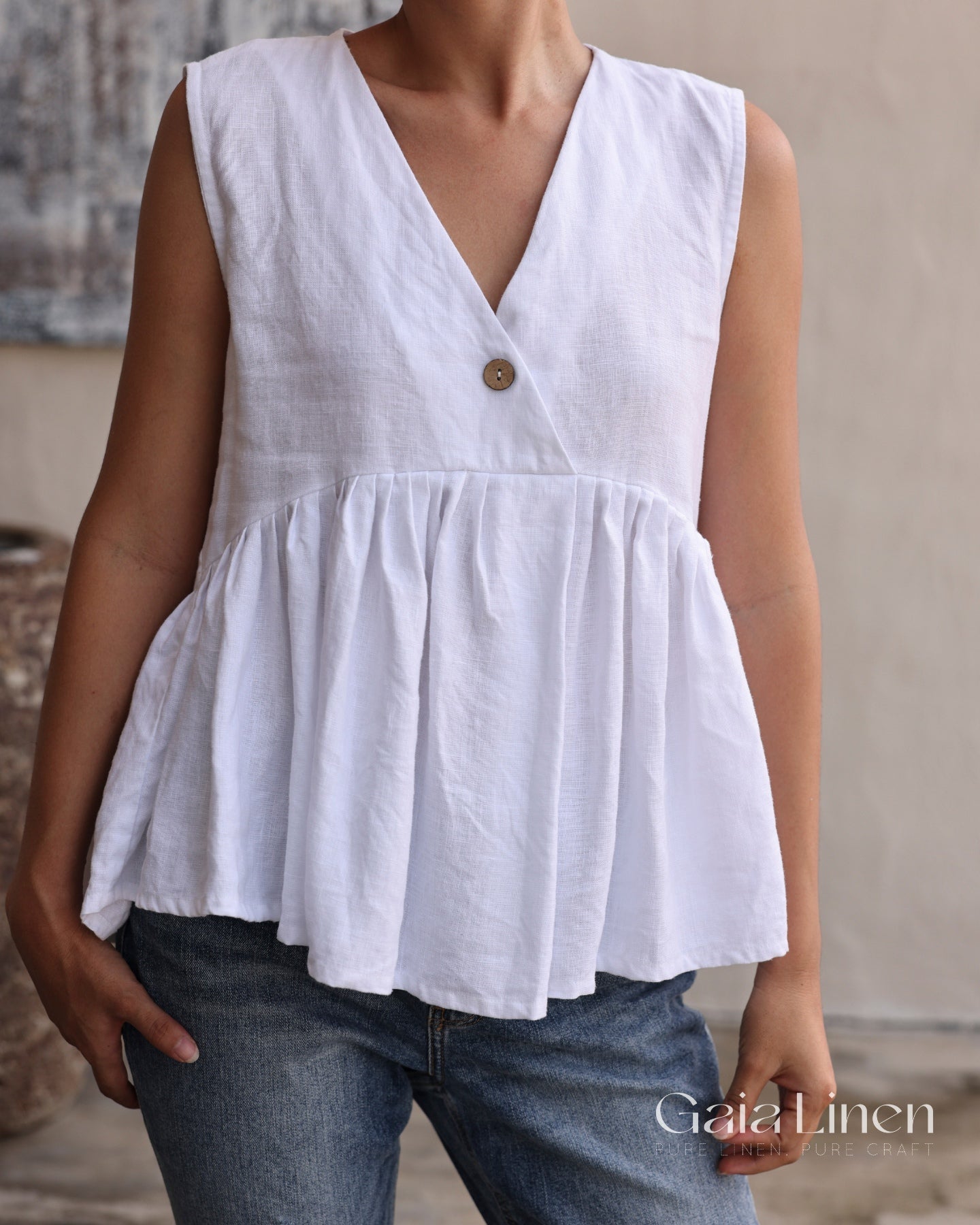 Linen sleeveless V-neck top