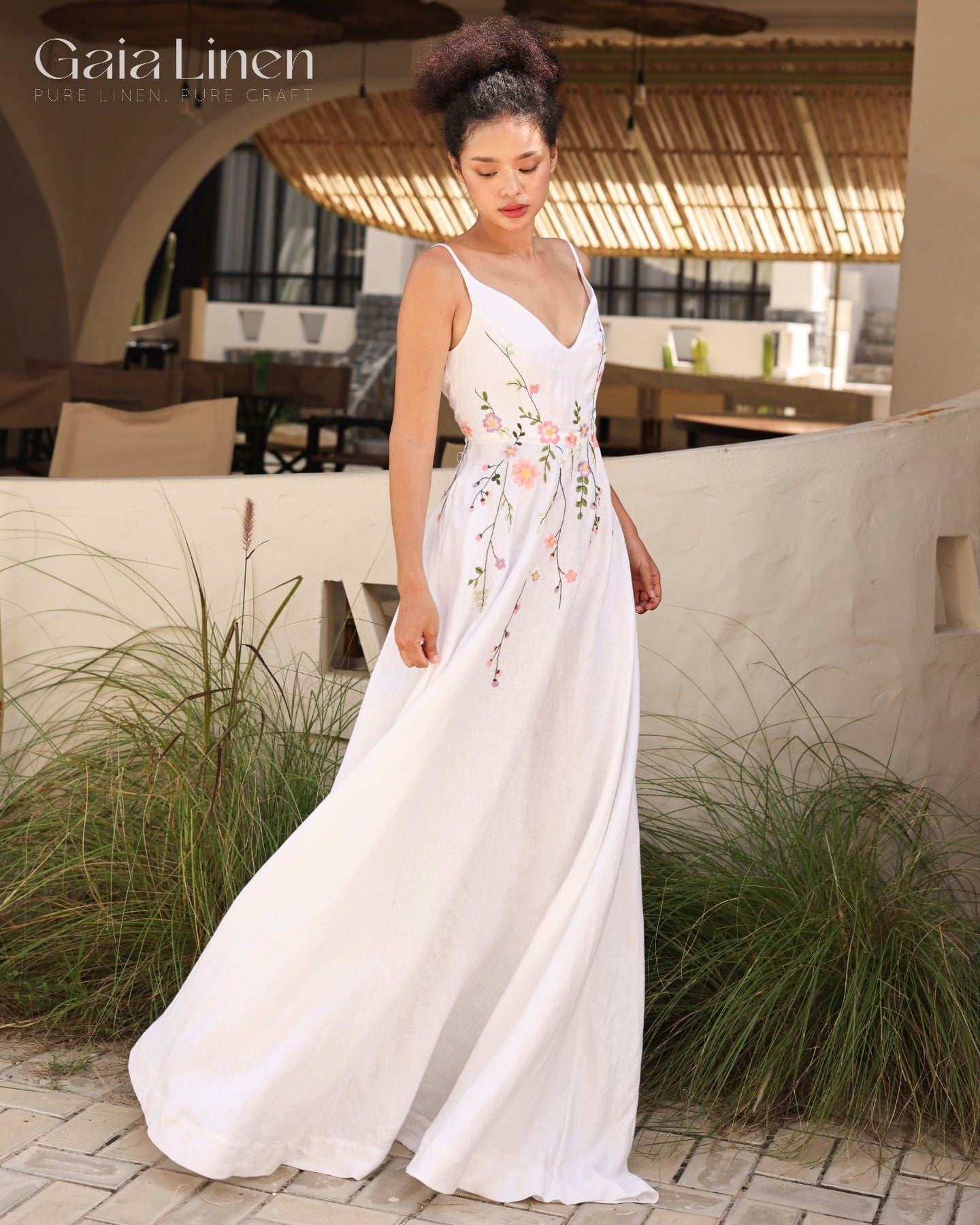 Hand-embroidered linen sleeveless wedding dress CAILY Hand-embroidered linen sleeveless wedding dress CAILY