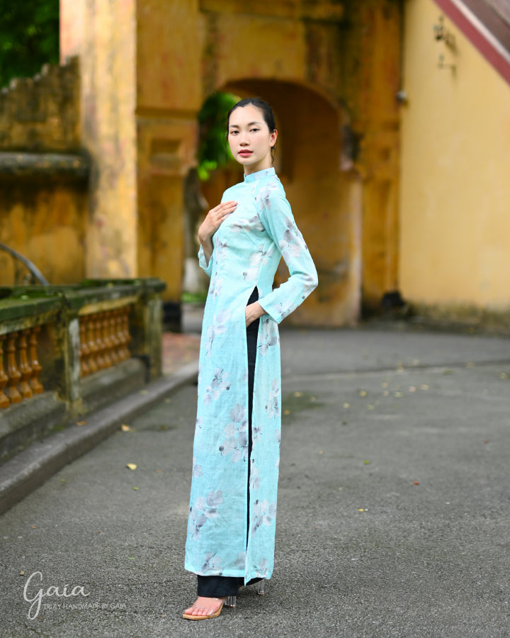 Linen traditional dress of Vietnamese