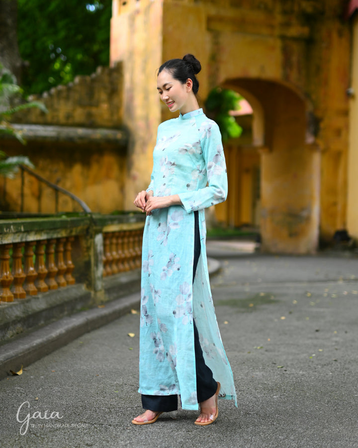 Linen traditional dress of Vietnamese