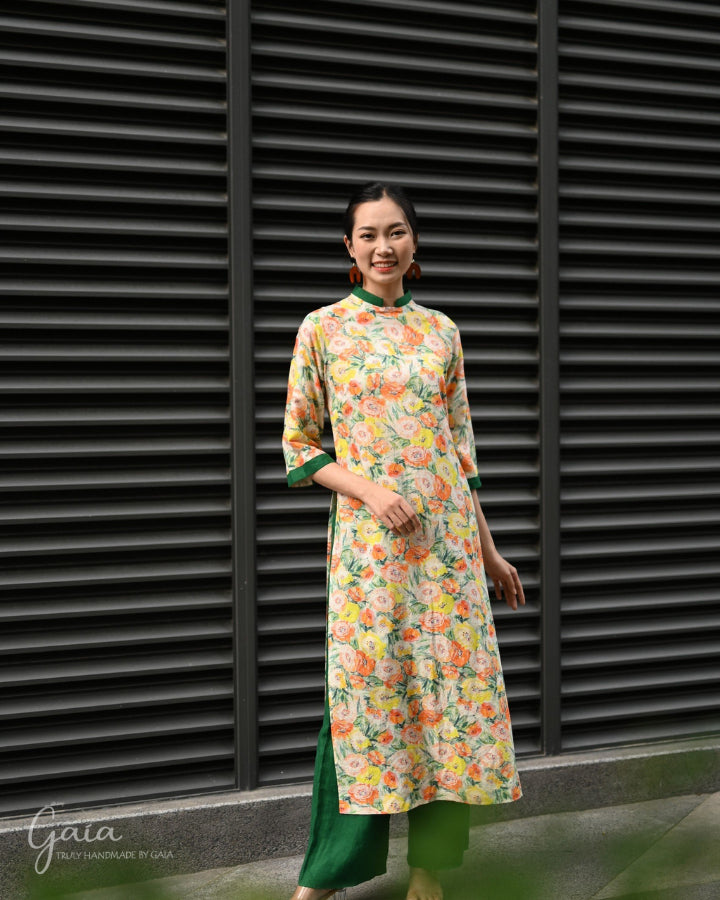 Linen traditional Vietnamese gown