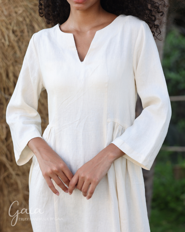 Linen V-neck midi dress with sleeves SELINA Linen V-neck midi dress with sleeves SELINA