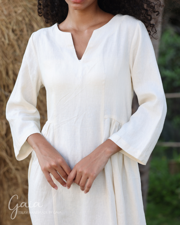 Linen V-neck midi dress with sleeves