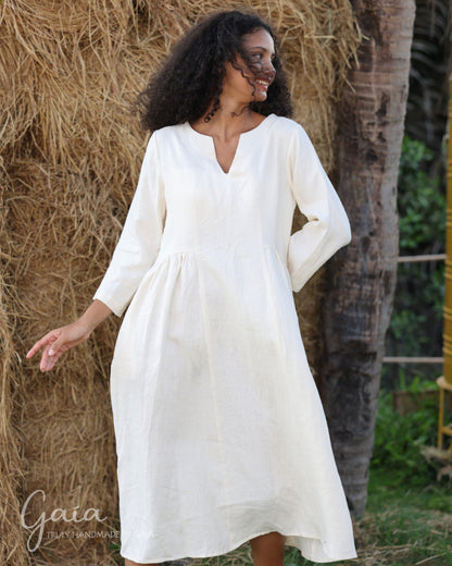 Linen V-neck midi dress with sleeves