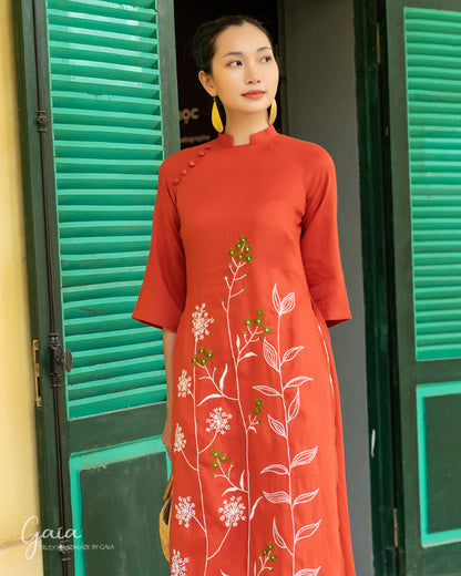 Linen Vietnamese gown with handmade embroidery