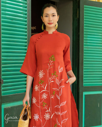 Linen Vietnamese gown with handmade embroidery