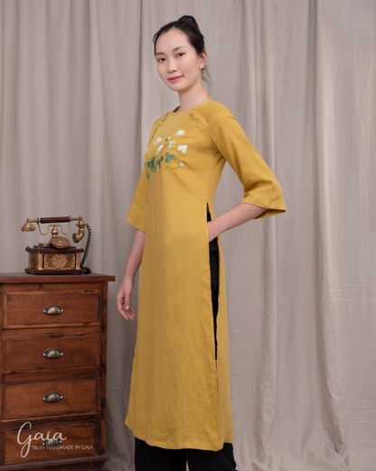 Long dress with hand embroidery