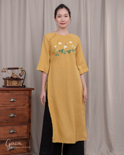 Long dress with hand embroidery