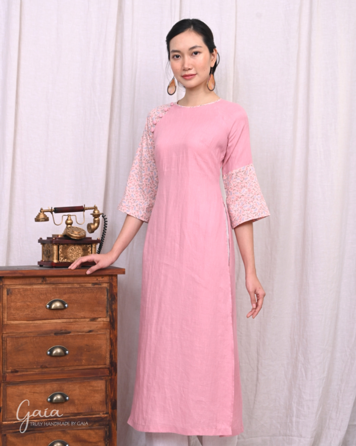 Linen Vietnamese traditional dress