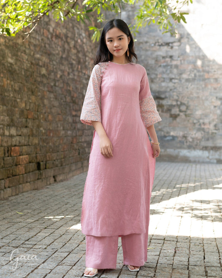 Linen Vietnamese traditional dress