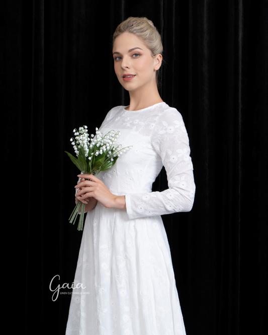 Linen wedding dress 3d flowers Seraphina