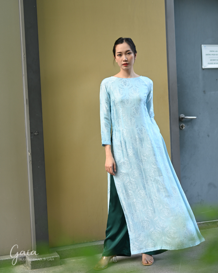 Mulberry silk Vietnamese dress blue