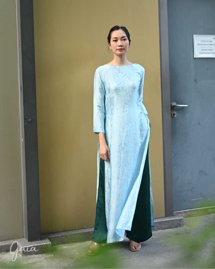 Mulberry silk Vietnamese dress blue