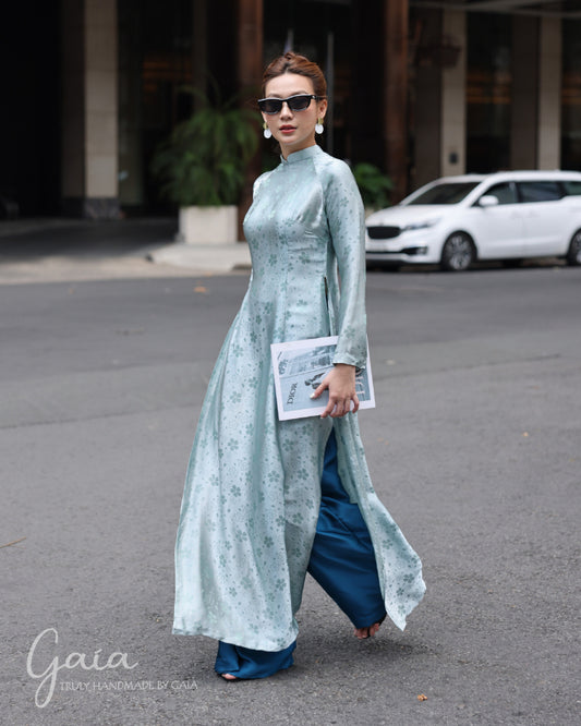 Mulberry silk Vietnamese formal dress