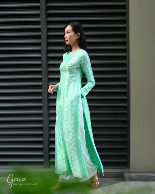 Mulberry silk Vietnamese traditional gown