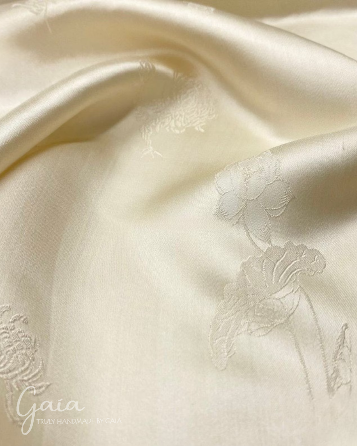 Organic mulberry silk fabric