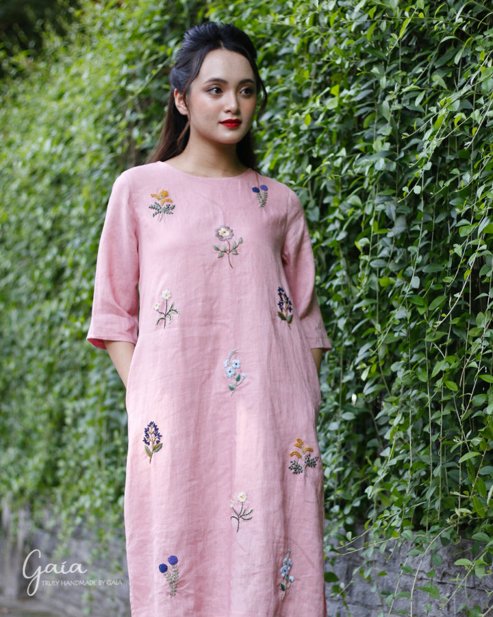 Plus Size Linen Dress with Handmade Embroidery Tessa Plus Size Linen Dress with Handmade Embroidery Tessa