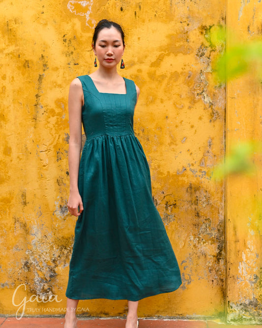 Sleeveless linen dress